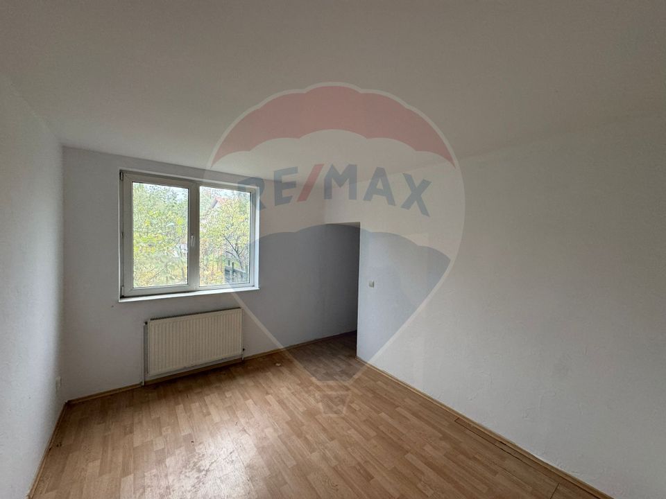 Apartament cu 3 camere de vânzare în zona Orașul Vechi