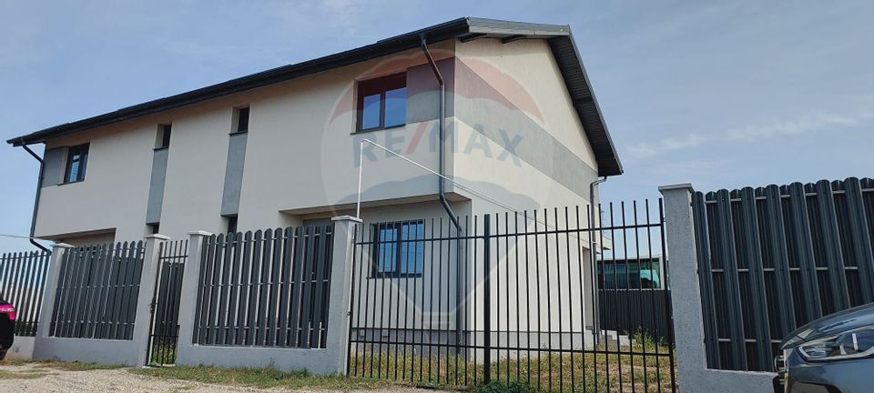 4 room House / Villa for sale