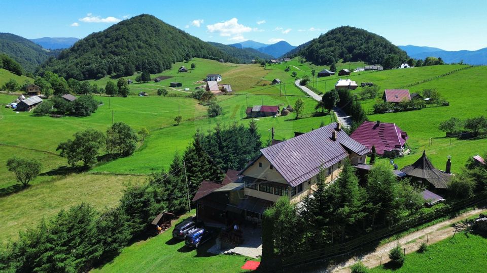 Pensiune de vânzare in vârf de munte la Ciocanu - lângă Sirnea