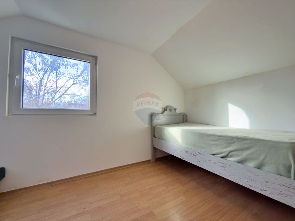 Casă cu 3 camere de vânzare în zona 3 Insule, Arad