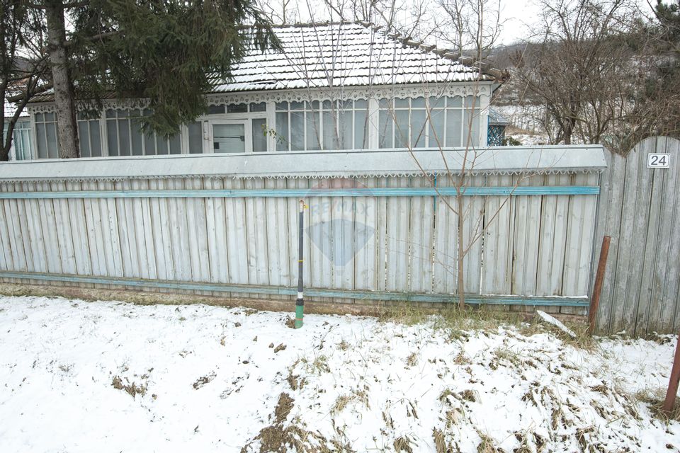 Casă  cu 3 camere de vânzare