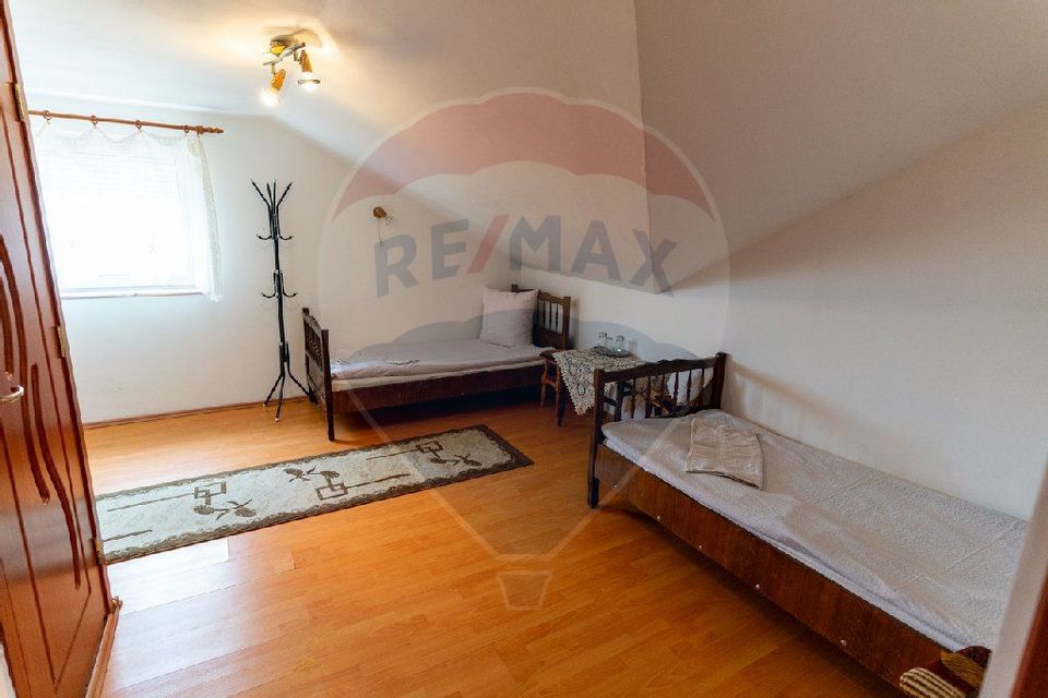 8 room House / Villa for sale