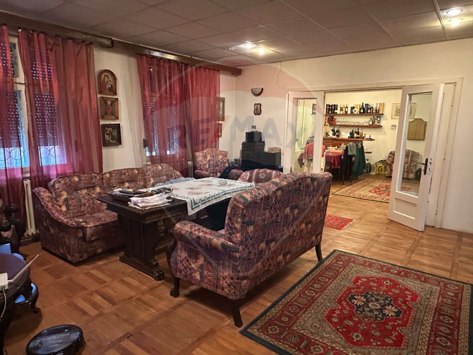 6 room House / Villa for sale