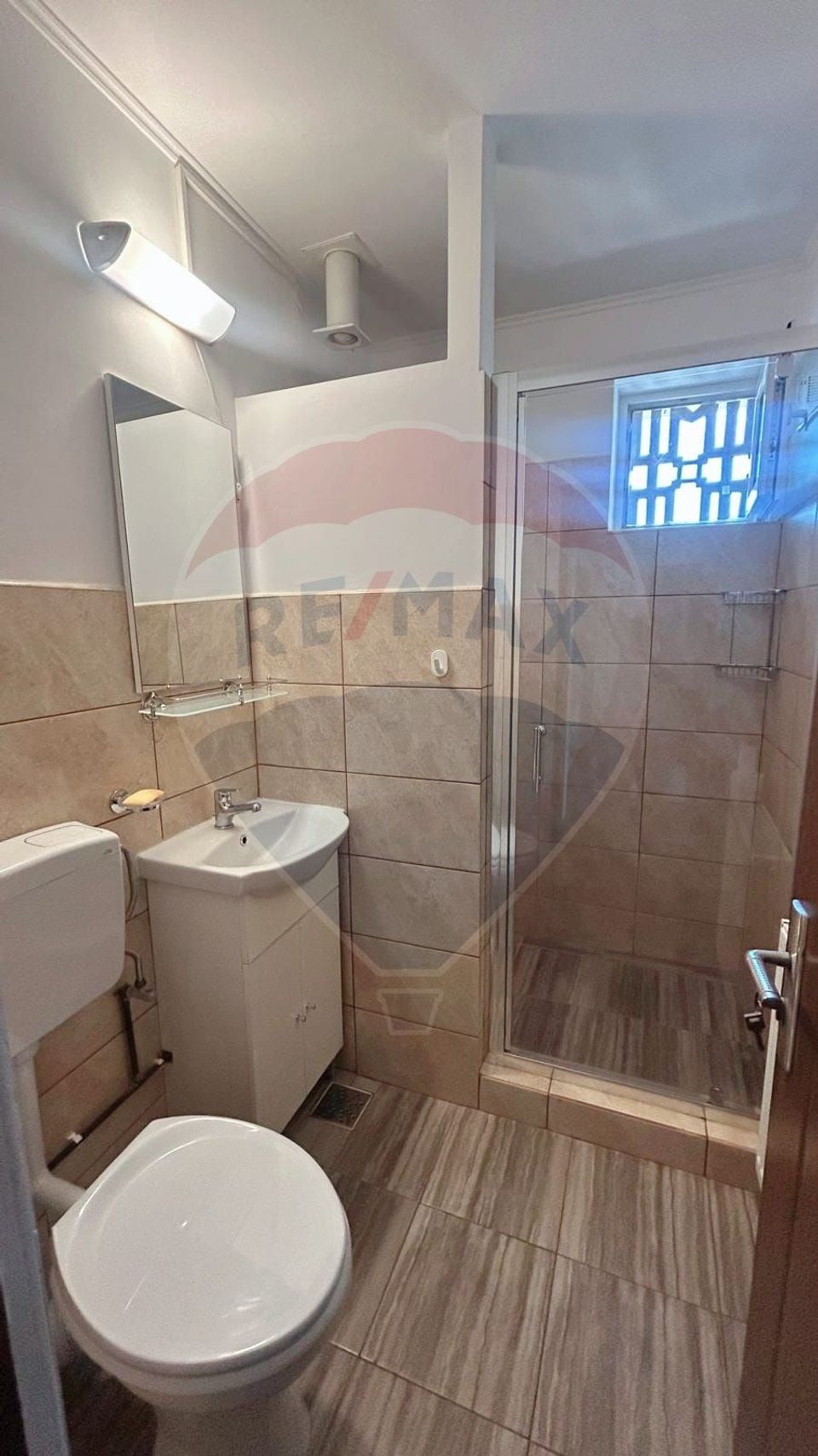 APARTAMENT CU PRIVELISTE IN ZONA ULTRACENTRALA