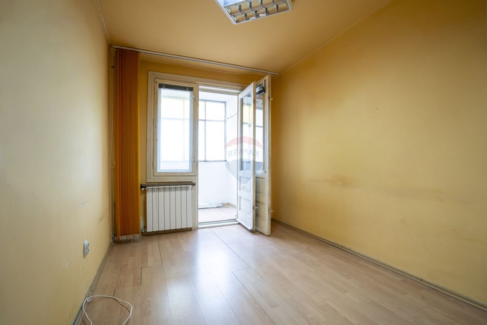 De vânzare apartament cu 4 camere, Bulevardul Decebal