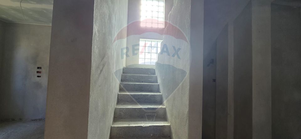 5 room House / Villa for sale