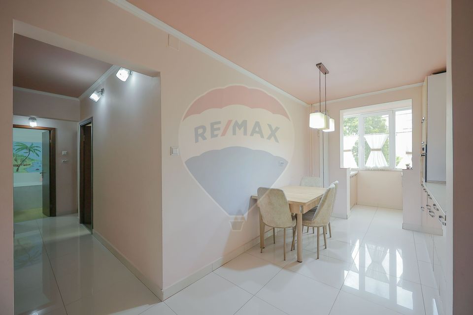 Apartament cu 3 camere de vânzare în zona Dacia