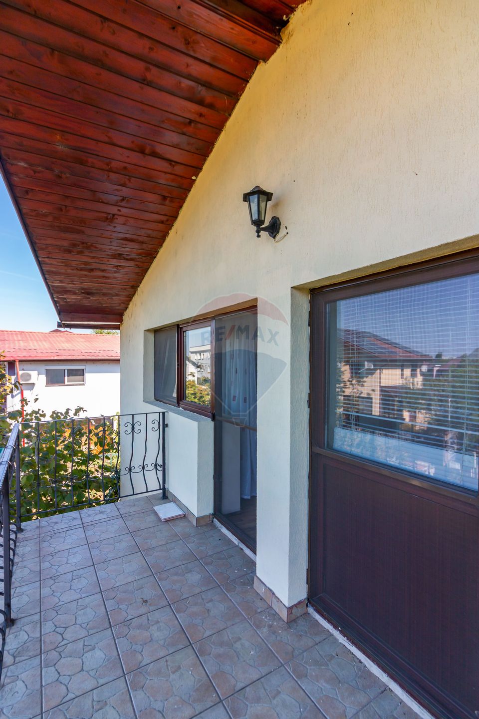 Casă / Vilă cu 5 camere de vânzare Popesti-Leordeni