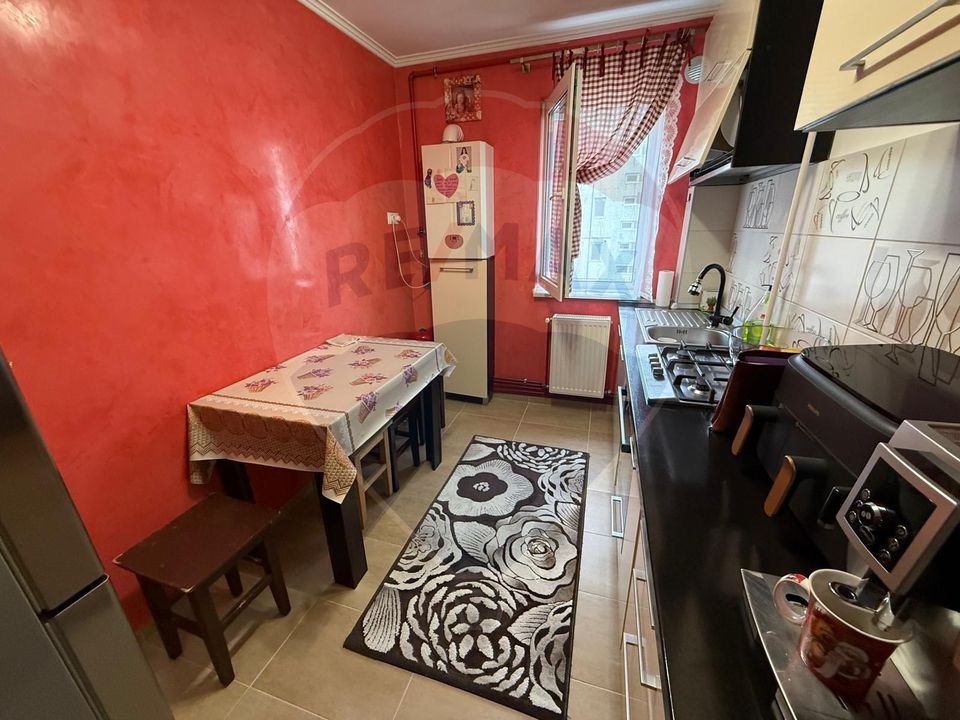 Apartament 3 camere de vânzare – Săcele, zona Electroprecizia