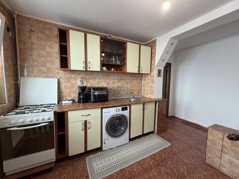 Apartament cu 3 camere de închiriat în zona Giulesti