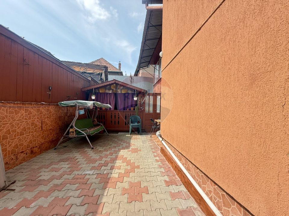 COMISION 0%- Casă spațioasă de vânzare în Turda - 5 camere