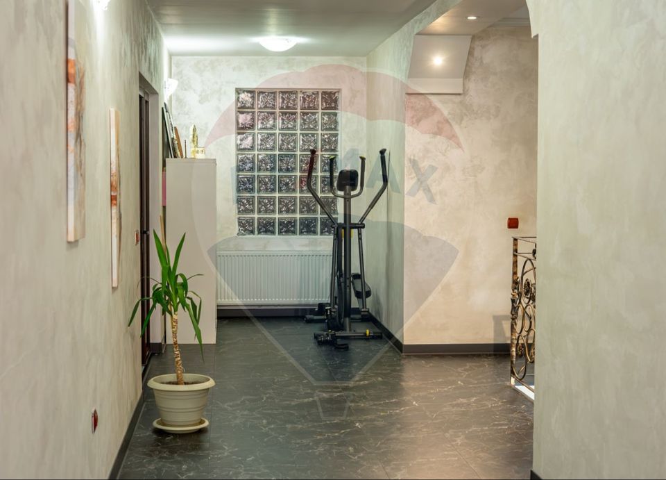 Casă / Vilă cu 5 camere de vânzare