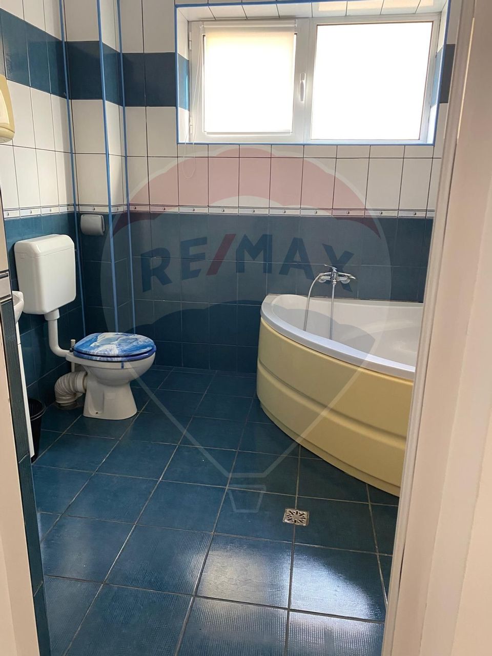 Ground floor + 1st floor for rent in villa – 220 sqm – Vitan Mall area