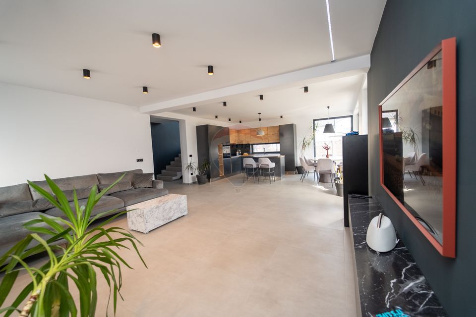 Smart Home de Vânzare în Sânpetru, Brașov – Construcție Premium