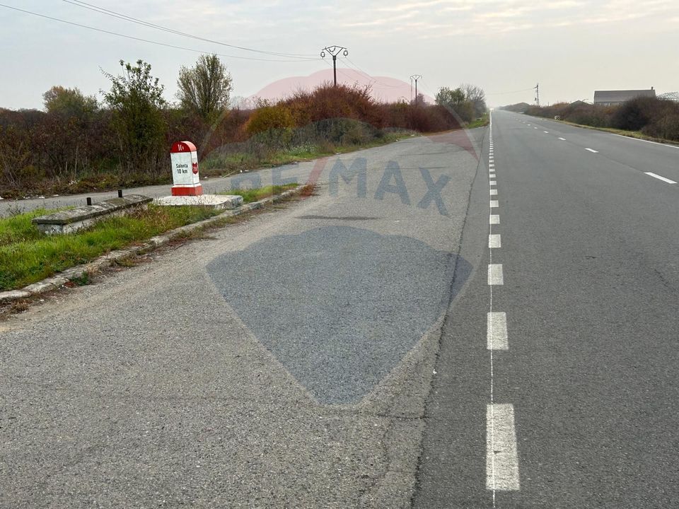 Teren Intravilan  20000 mp. plus cladire statie Peco