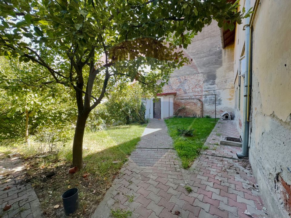 Apartament cu 3 camere de vânzare în zona Elisabetin