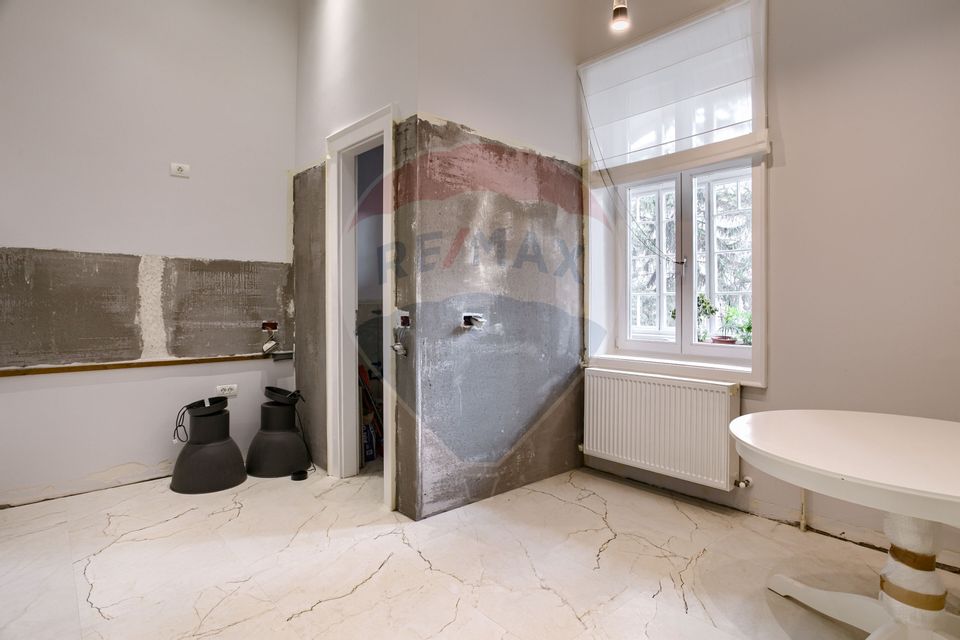 Apartament elegant într-o clădire istorică – Piața Mică, Arad
