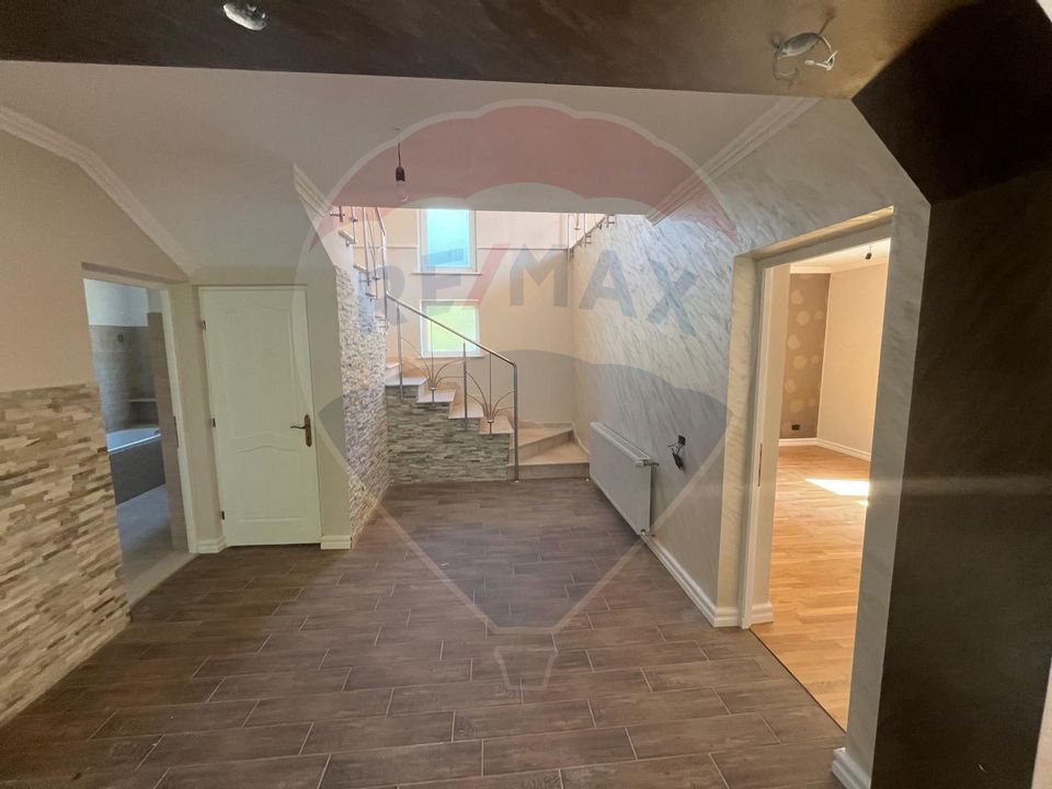 5 room House / Villa for sale