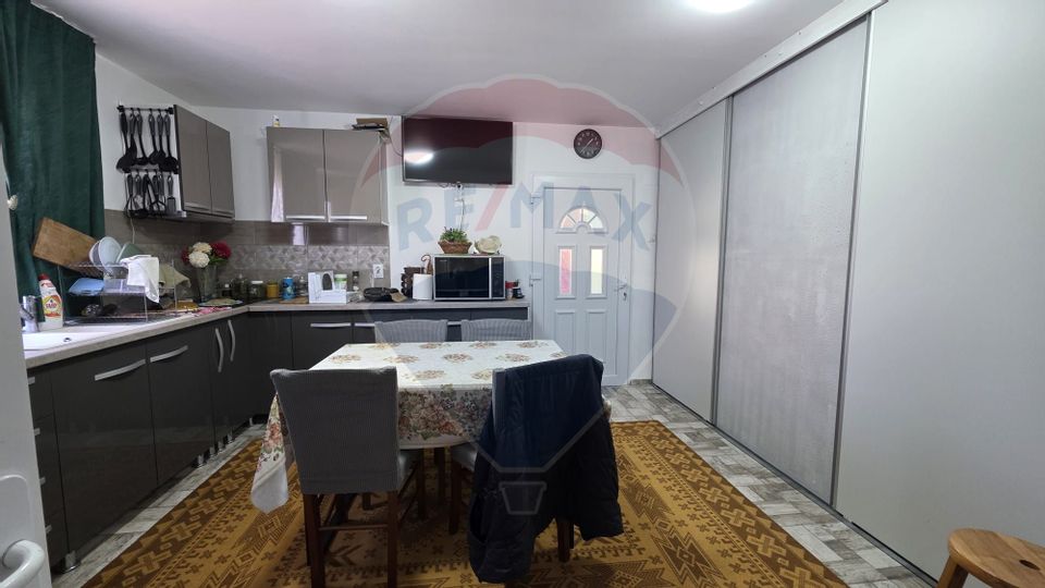 Casă / Vilă cu 4 camere de vânzare