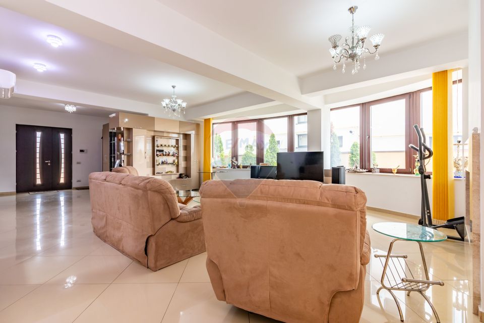 Casă / Vilă cu 4 camere de vânzare Corbeanca