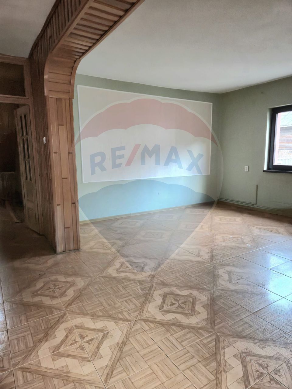 Casă / Vilă cu 7 camere de vânzare