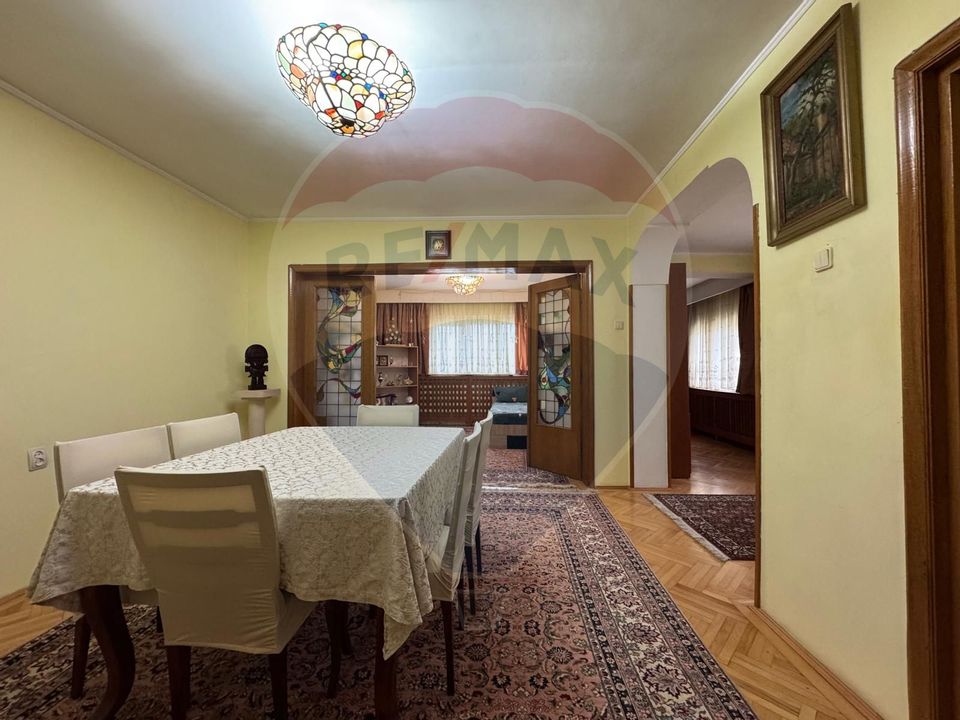 6 room House / Villa for rent, Industriilor area