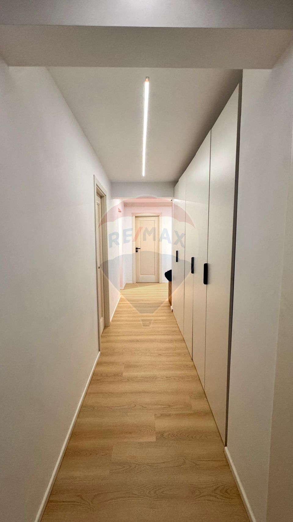 Apartament cu 4 camere, de vânzare, Tomis Nord, Rovere