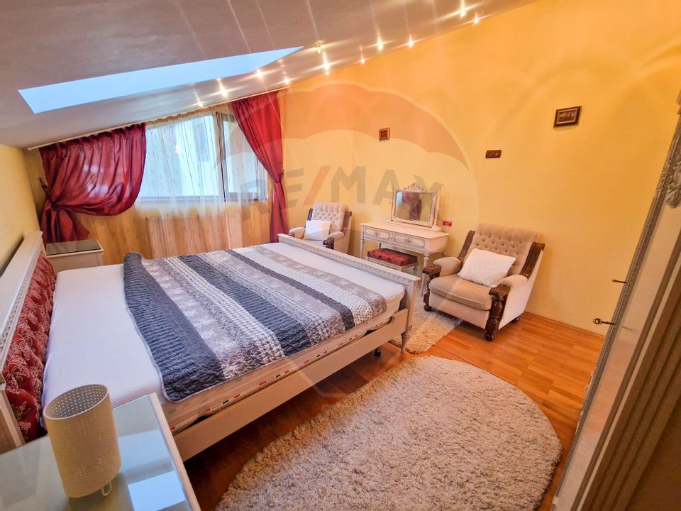 Property Located under Tâmpa composed of 2 Houses and Garden,