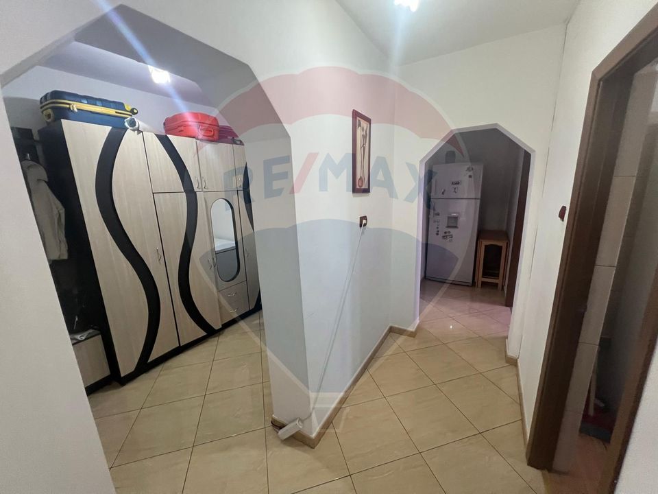 Apartament 2 camere în zona Comisariat