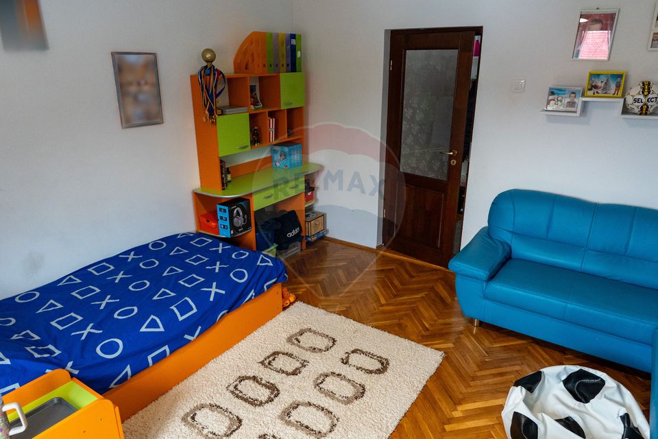 5 room House / Villa for sale, Periferie area