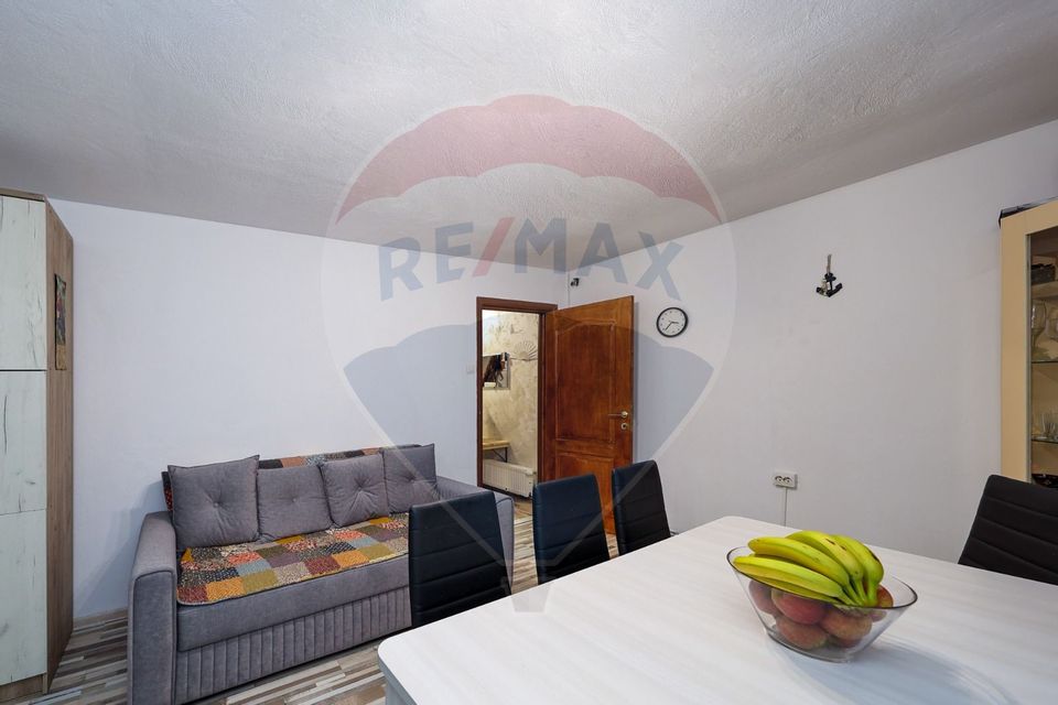 Apartament 3 camere parter cu balcon