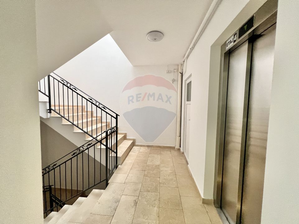 3 camere decomandat, bloc nou. Terasă 8.8 mp  Mobilat & loc de parcare