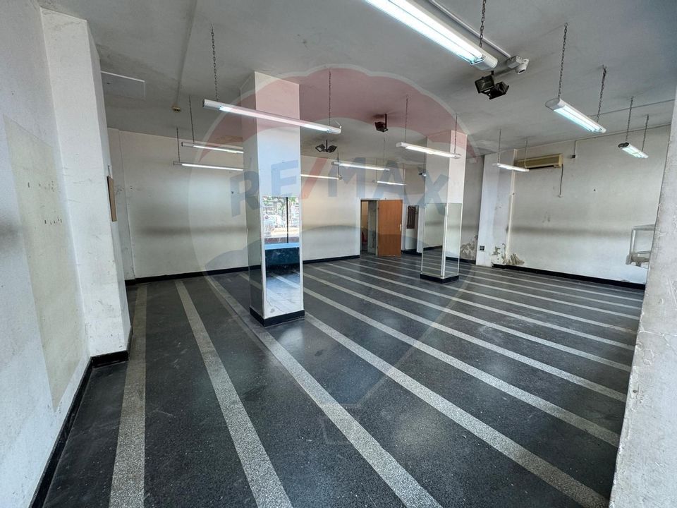 Commercial space for rent / Streetside / North Railway Station / 98sqm