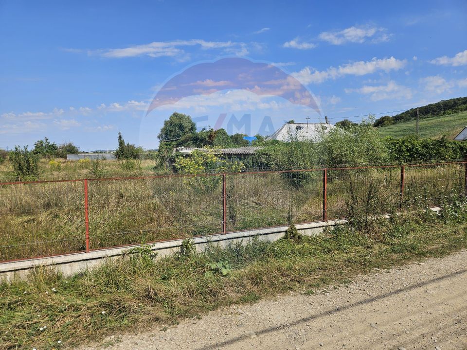 Teren intravilan de vânzare | Sănduleni / Strada TAZLAULUI (DN11)