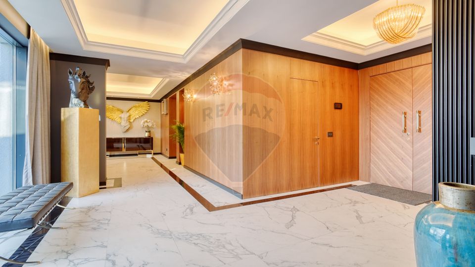 Design, Panorama and Exclusivity — Calea Poienii