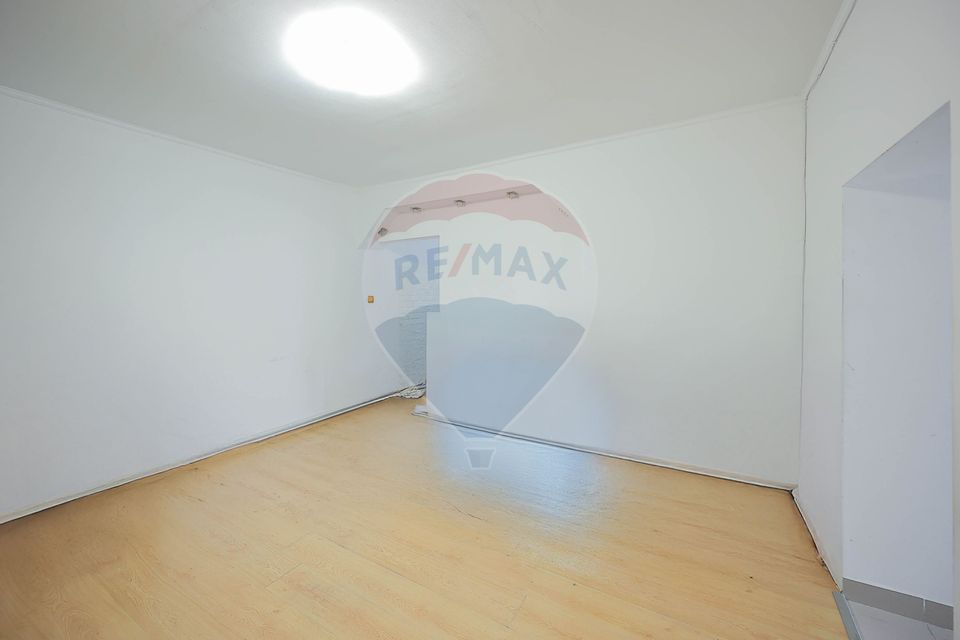 Casă de vânzare cu teren 517 mp, strada Izvorului, Oradea