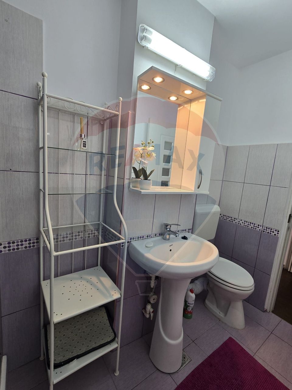 DE INCHIRIAT Apartament cu 2 camere în zona Pajura