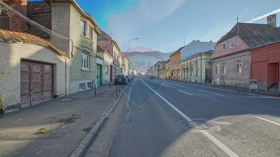 Casă singur în curte pe str. Lungă nr. 74