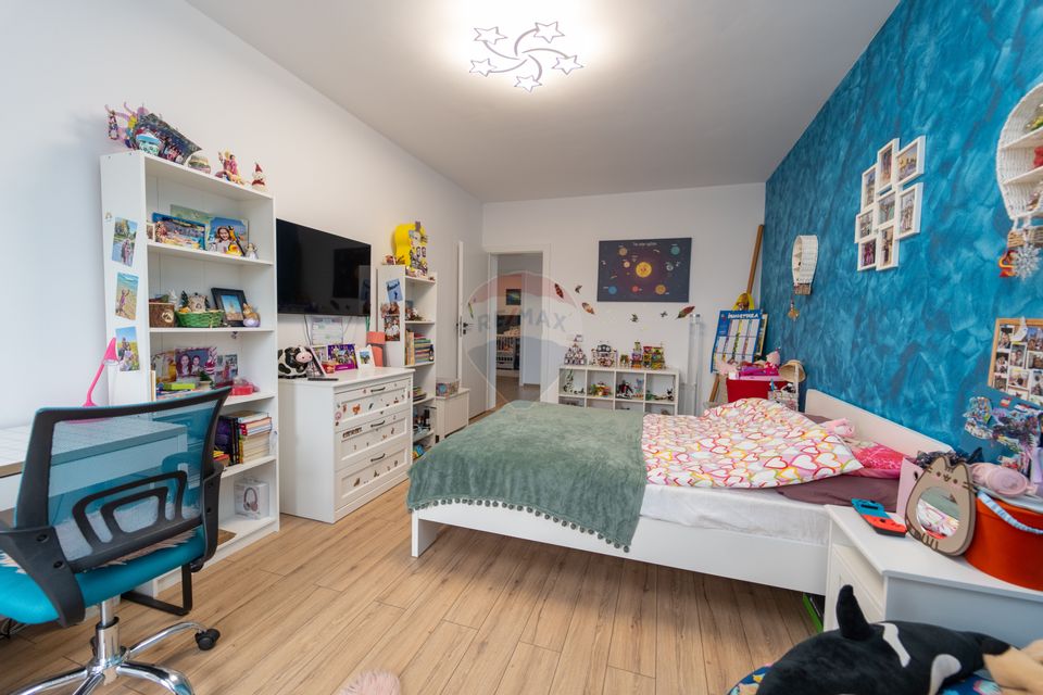 Casă individuală cu 4 camere - de vânzare în Hărman, Brasov