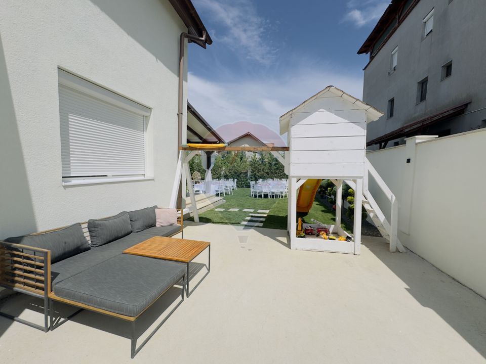 Casă / Vilă 5 camere,piscina Cart.Orizont 2 zona Metropolitana Oradea