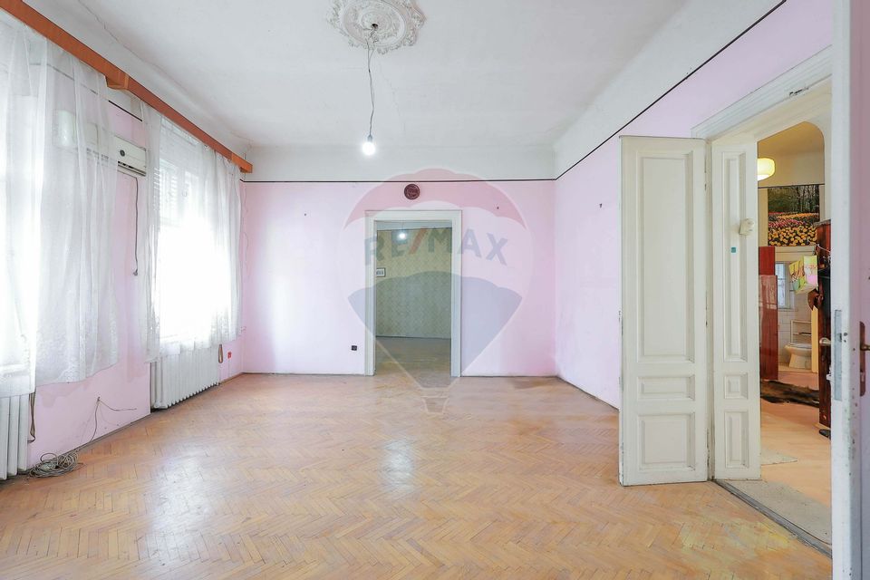 4 room Apartment for sale, Central area