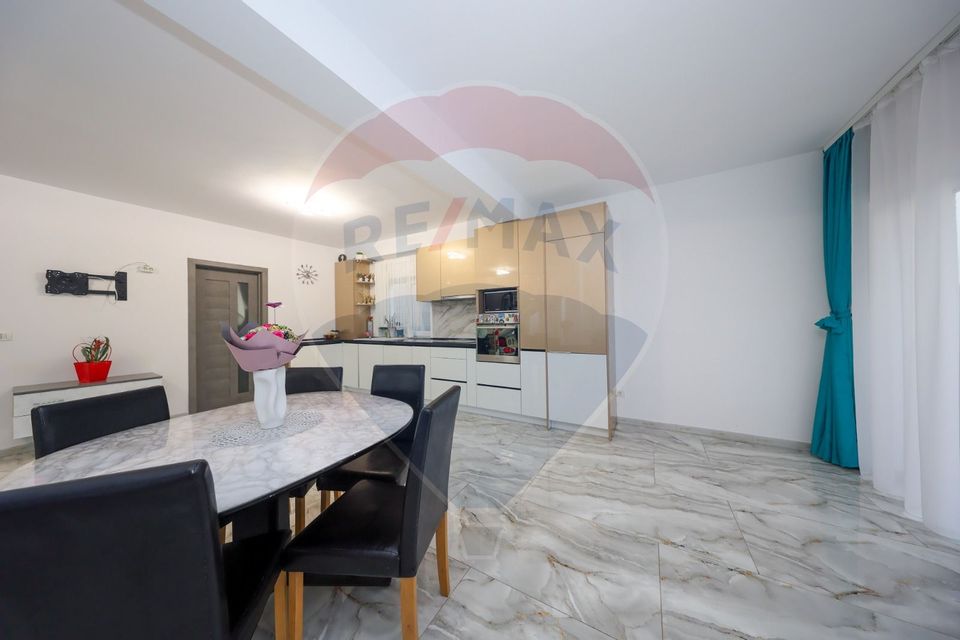 Casă 4 camere, de inchiriat, Izvor!