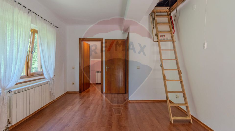 Casa CU POVESTE rezidential/ vacanta in Teliu cu 1700 mp teren!