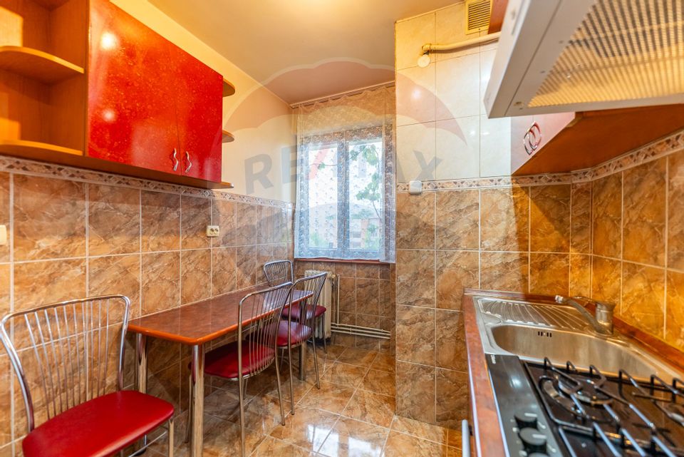 Apartament 4 camere de închiriat , ultracentral, centrală gaz