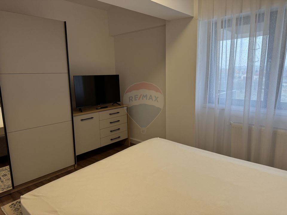 Apartament cu 3 camere de închiriat în zona Cantemir