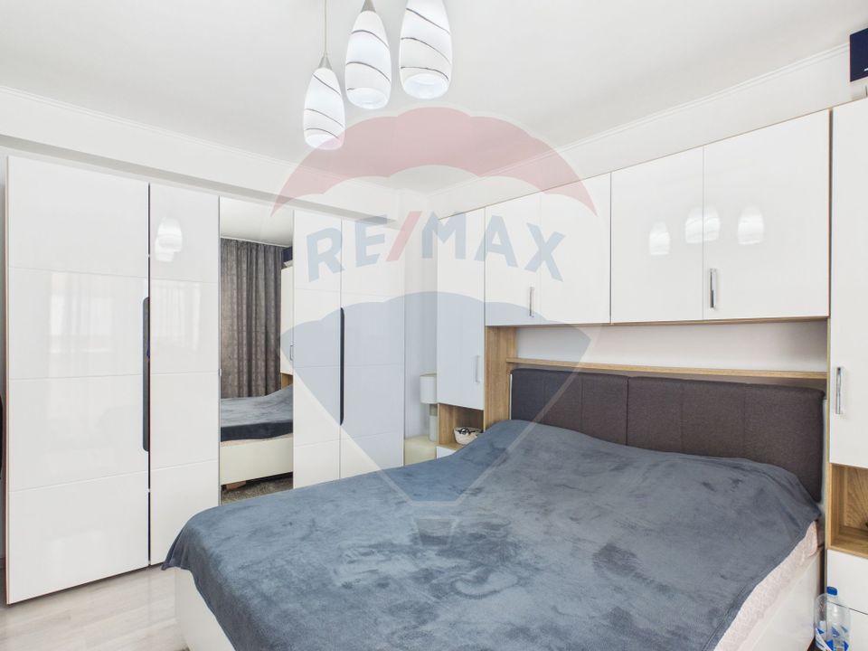 Apartament 4 camere de vanzare – complet renovat, mobilat și utilat