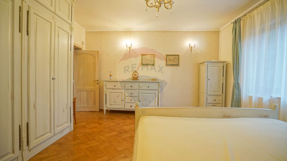 REZERVATA ! Caminul ideal, casa si curte frumos amenajata, Brasov