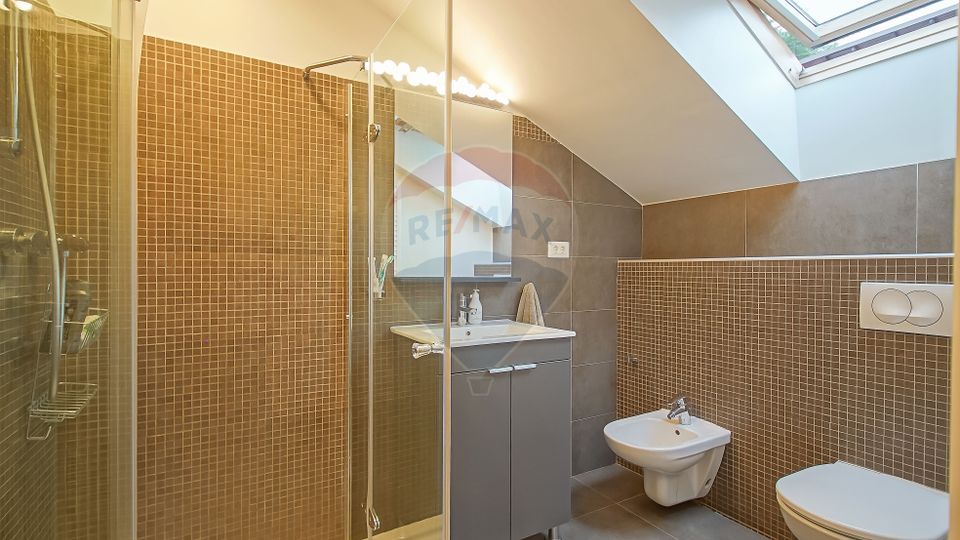 Vila moderna cu vedere spre padure Poiana Angelescu