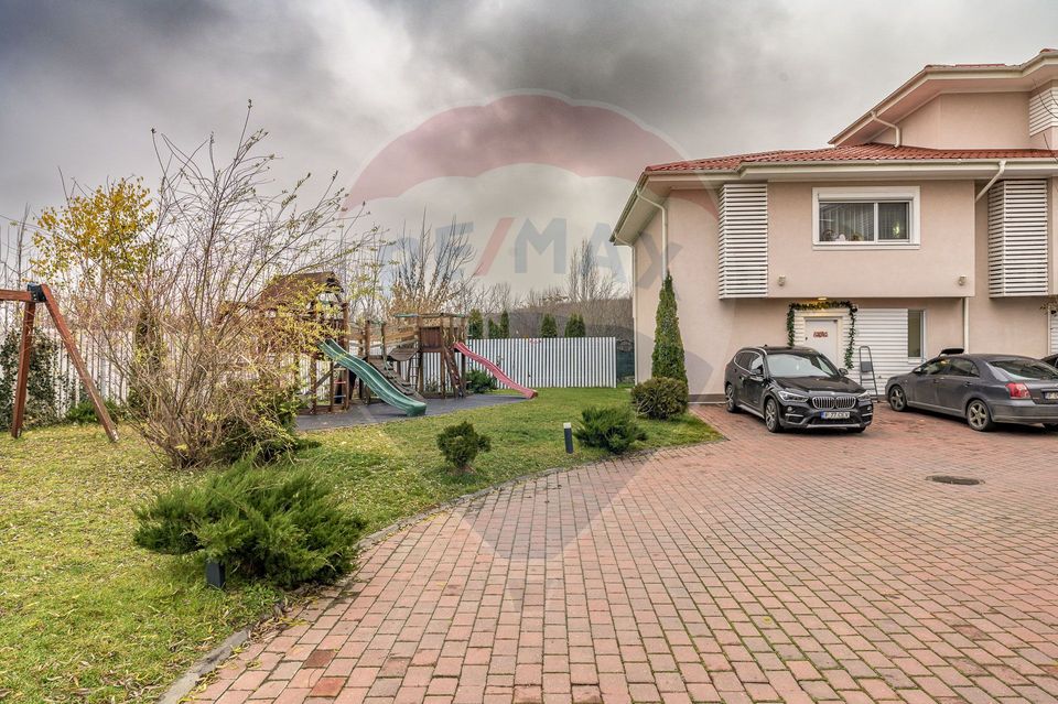 Vila in complex rezidential, multiple locuri joaca & piscina