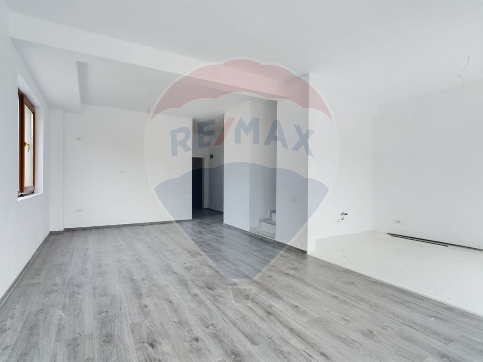 5 room House / Villa for sale